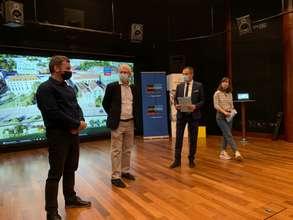 Don d'ordinateurs portables par le Lions Club pour les étudiants du Grand Chalon